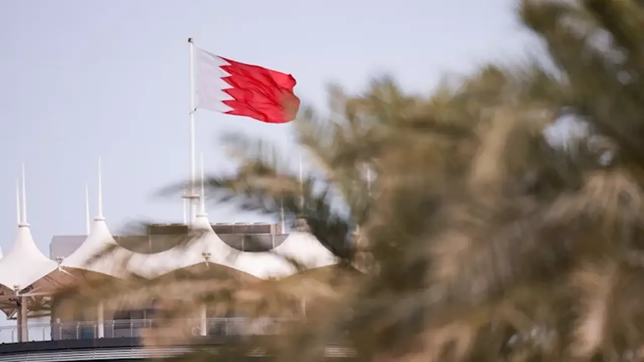 إطلاق صفارات الإنذار في البحرين: الداخلية تدعو المواطنين إلى البحث عن أماكن آمنة