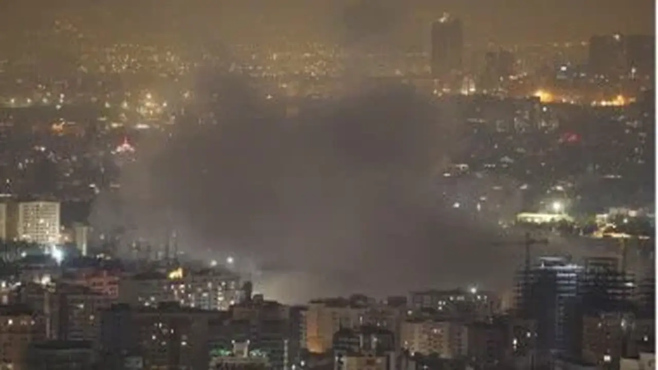 إعلام إيراني: انفجارات في تبريز وانقطاع الكهرباء بعد هجوم على خورموج