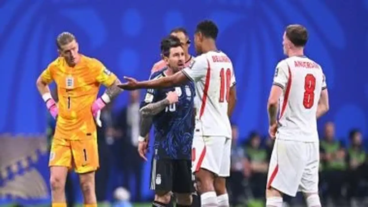 إنجلترا تواجه الأرجنتين في شوط أول سلبي بنصف نهائي كأس العالم 2026