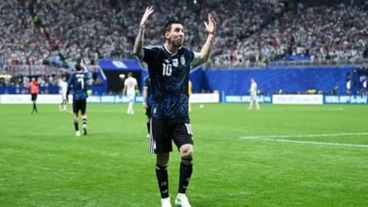 إنييستا يحذر إسبانيا قبل نهائي كأس العالم: لا تركزوا على ميسي فقط