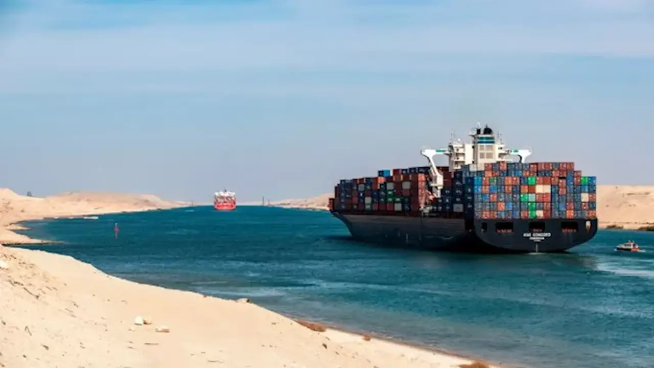 ارتفاع إيرادات قناة السويس بنسبة 22.1% في أول 9 أشهر من العام المالي 2025-2026