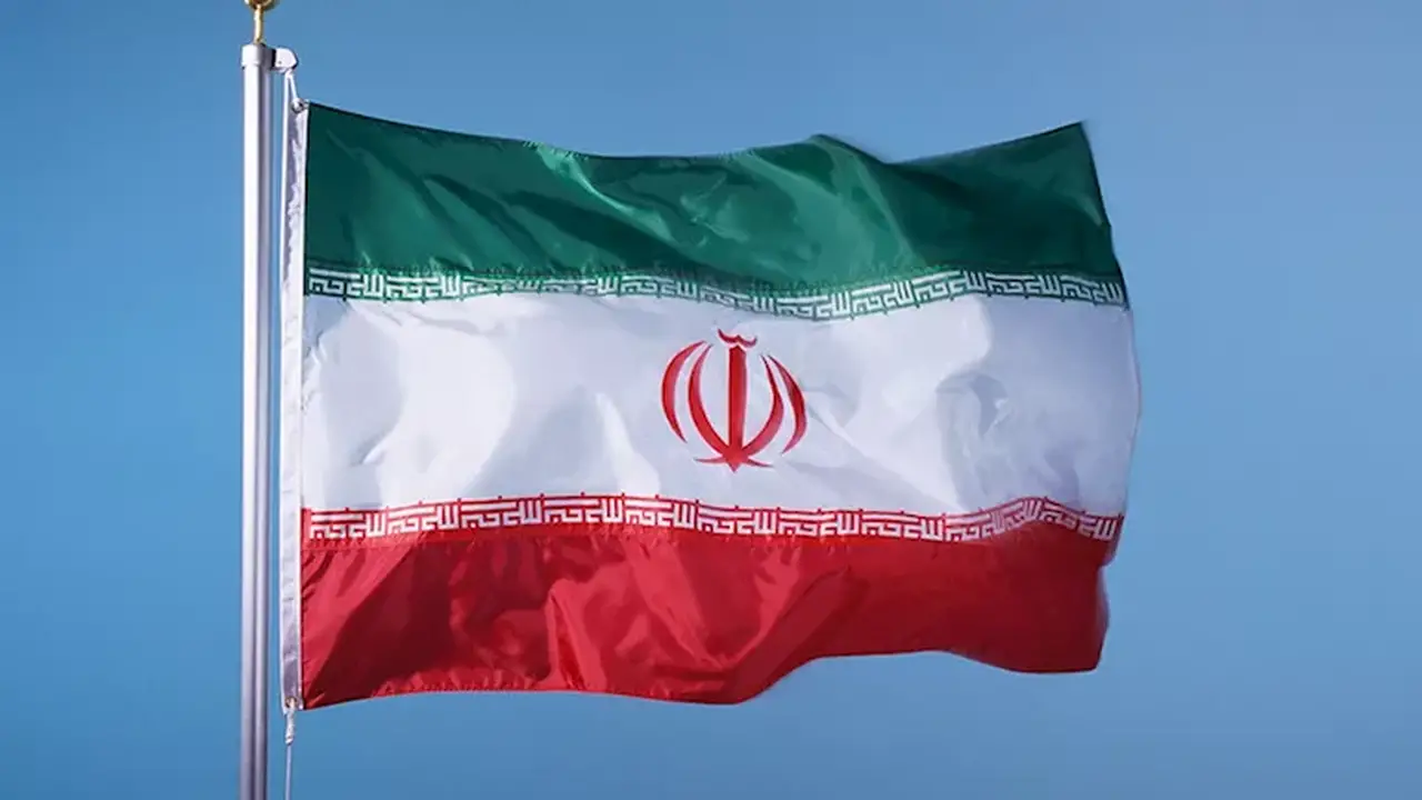 إيران تحذر الولايات المتحدة من رد قاسٍ على أي هجمات تستهدف الجسور ومحطات الطاقة
