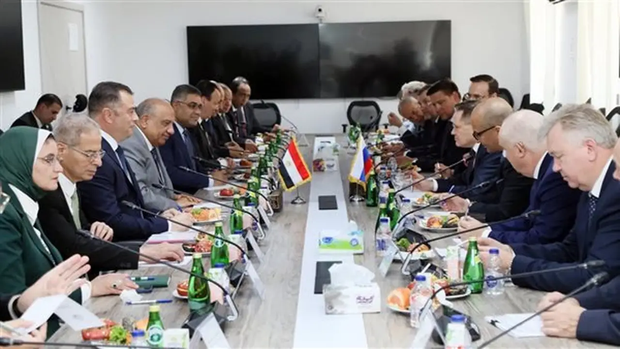 اجتماع وزير الكهرباء والطاقة المتجددة مع مدير مؤسسة ‘روسآتوم’ لمناقشة مشروع محطة الضبعة