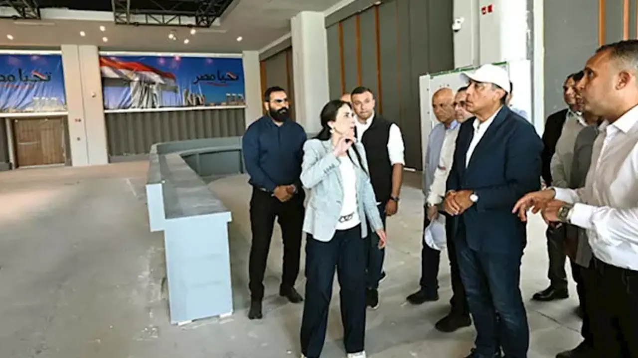 مدبولي يتفقد مركز المؤتمرات الدولي والحديقة المتحفية في العلمين الجديدة استعدادًا للتشغيل