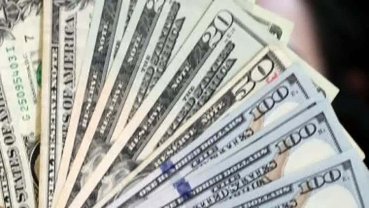استقرار سعر الدولار أمام الجنيه المصري في بداية تعاملات الثلاثاء