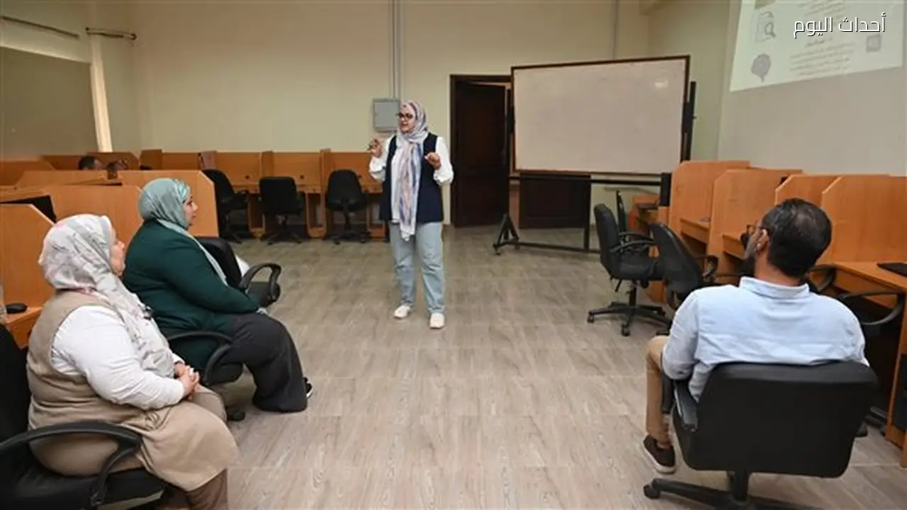 استمرار فعاليات الدورة التدريبية “التسويق الإلكتروني الذكي” في مركز الخدمة العامة بالفيوم