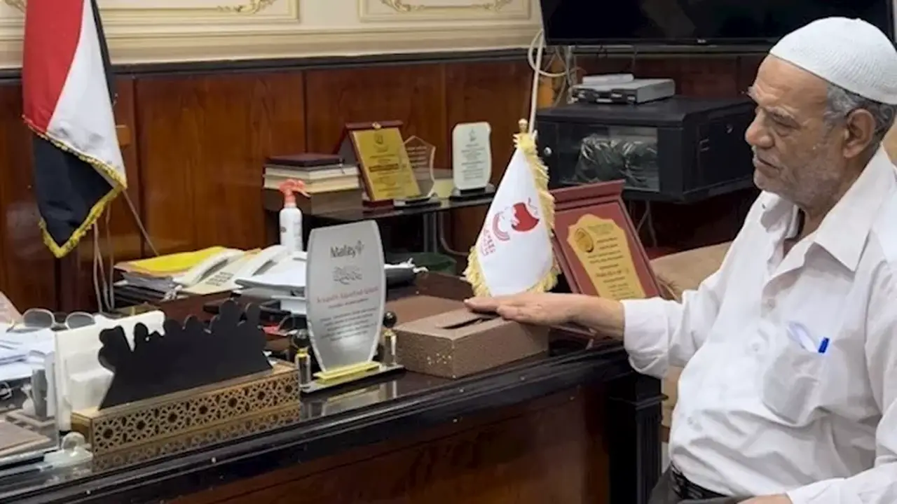 محافظ سوهاج يستجيب لمواطن في الشارع ويحل مشكلته بنفسه