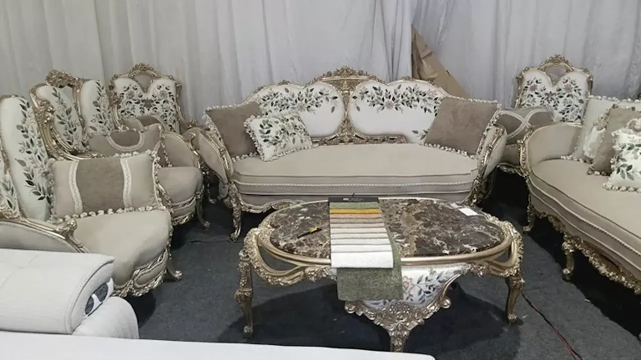 فرش منزلك بـ 100 ألف جنيه.. جولة في معرض الأثاث الدمياطي بالشرقية – فيديو وصور