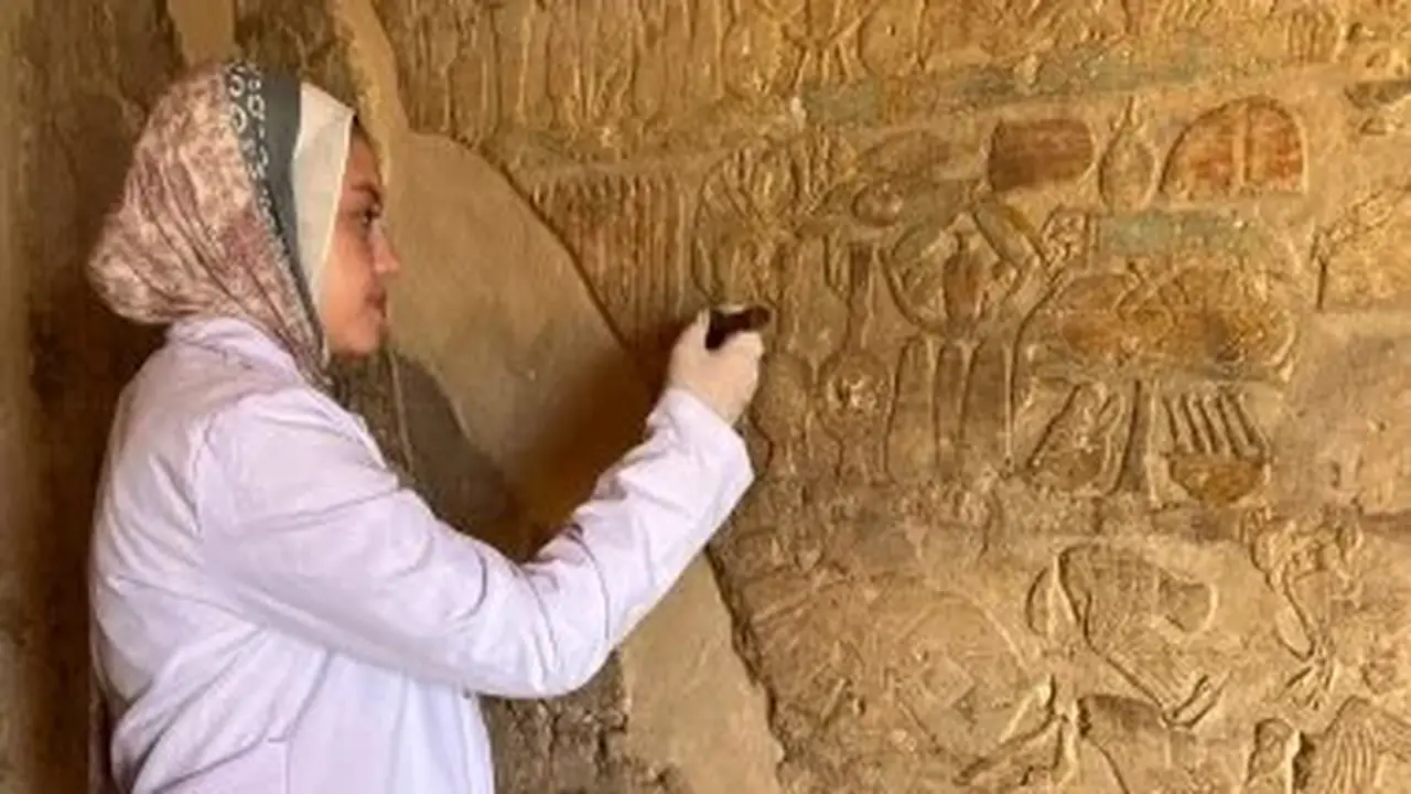 اكتشاف ثلاث مقابر صخرية جديدة من عصر الدولة الحديثة في سقارة