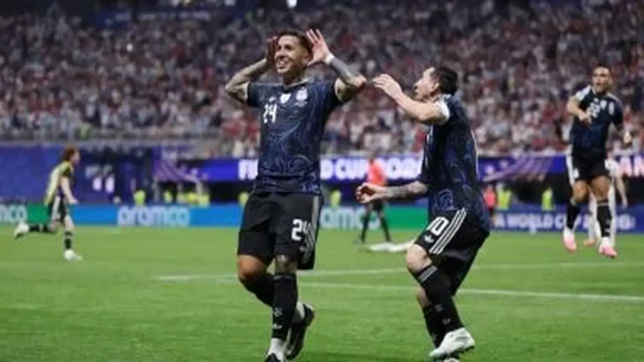 الأرجنتين تعادل رقمًا قياسيًا تاريخيًا في كأس العالم بفوزها على إنجلترا