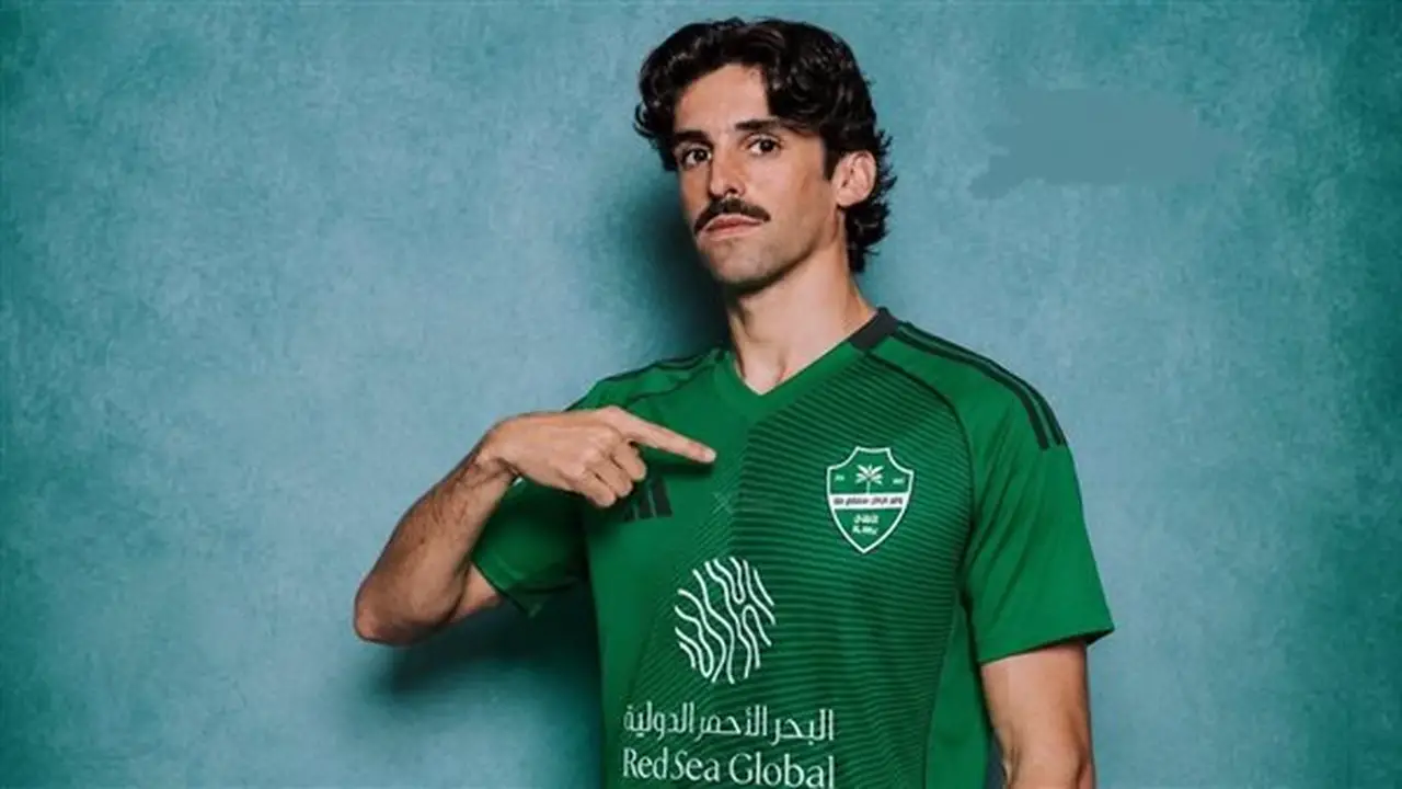 الأهلي السعودي يوقع مع ترينكاو حتى 2030