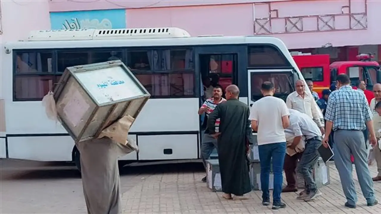 الثانوية العامة 2026: وصول صناديق امتحان الرياضيات البحتة إلى اللجان الامتحانية