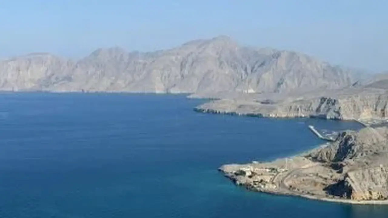 الجيش الأمريكي يشن ضربات على إيران وطهران تعتبرها انتهاكًا لمذكرة التفاهم
