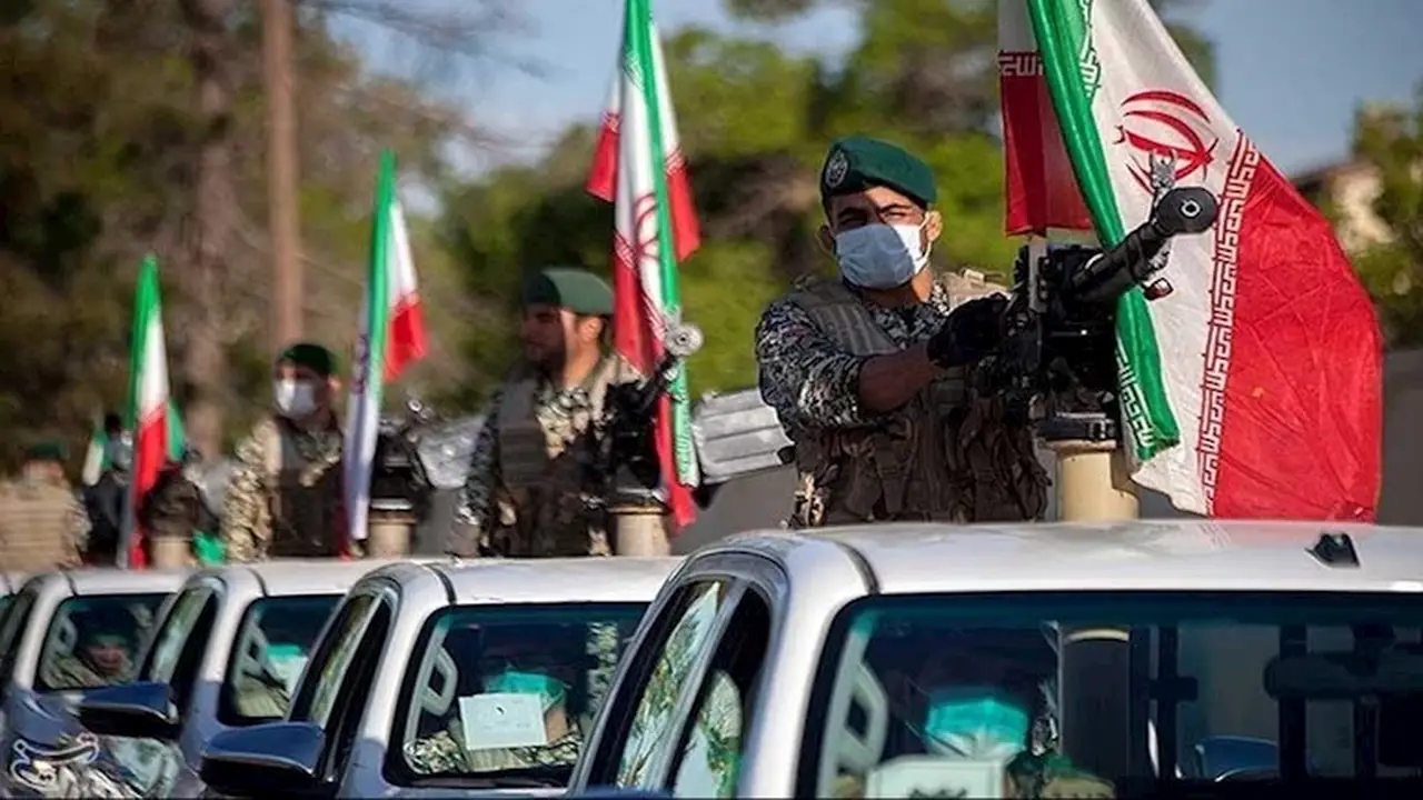 الجيش الإيراني يؤكد تمسكه بحقوقه في مضيق هرمز