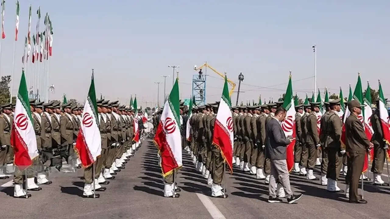 الحرس الثوري الإيراني يعلن مقتل جنود أمريكيين في هجوم على مركز قيادة العمليات بسوريا