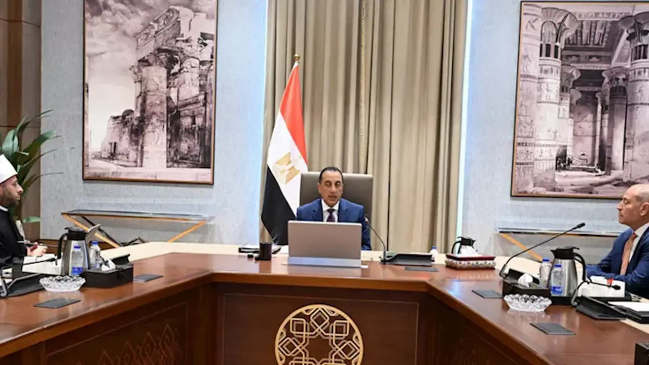 الحكومة تتابع مشروع تطوير قرافة السيوطي وتحويلها إلى متحف مفتوح