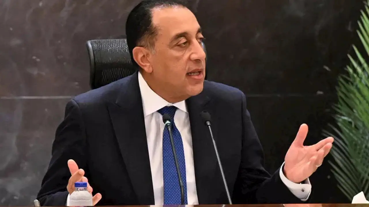 الحكومة تعلن عن إجازة رسمية مدفوعة الأجر يوم الخميس 23 يوليو بمناسبة عيد الثورة
