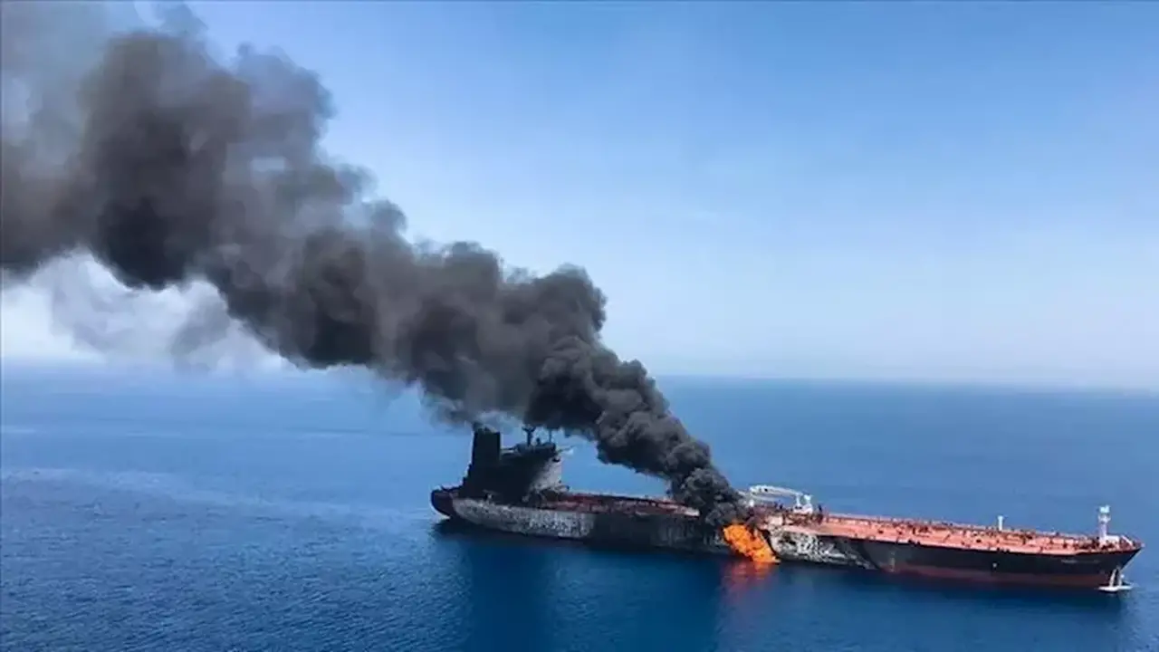 الحوثيون يعلنون استهداف ناقلتين نفطيتين سعوديتين في البحر الأحمر