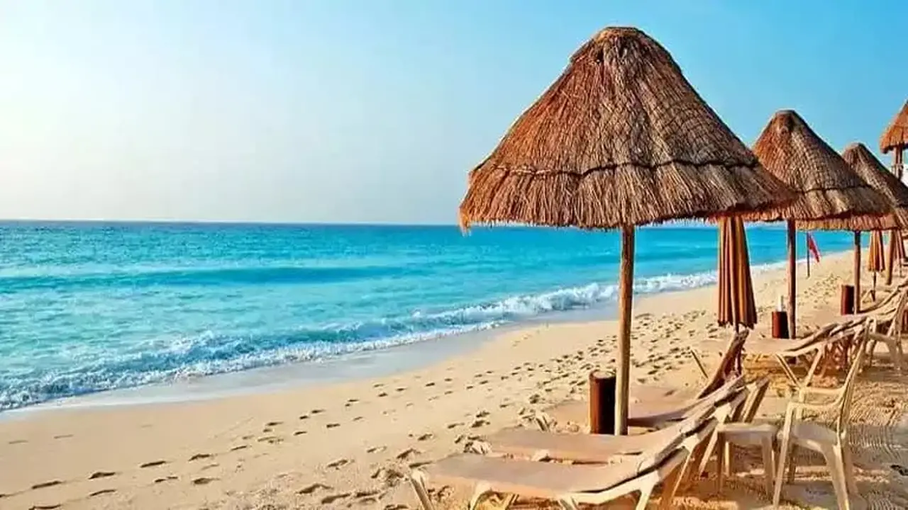 الداخلية ترد على مزاعم منع الشرطة من دخول قرية سياحية بالساحل الشمالي