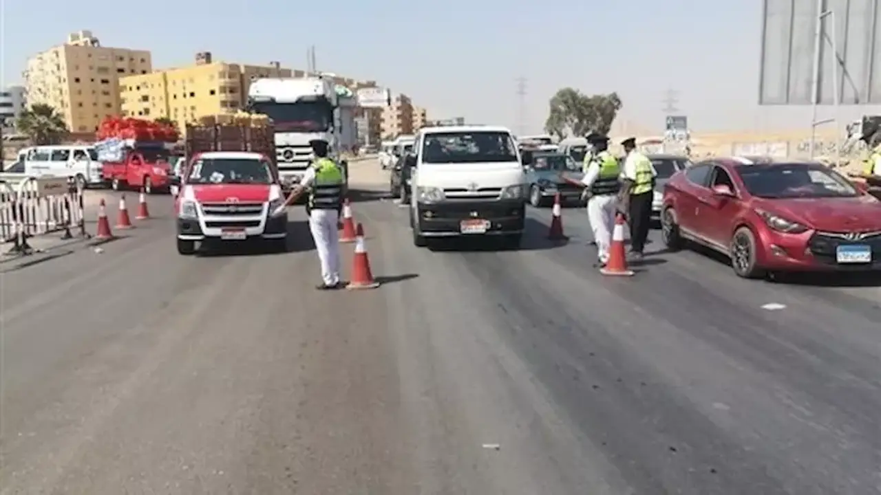 الداخلية تضبط 115 ألف مخالفة مرورية و35 سائقًا متعاطيًا و7 أطنان دقيق خلال 24 ساعة
