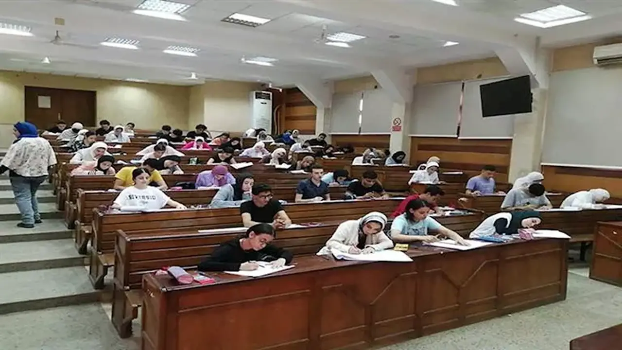 كل ما تحتاج معرفته عن بكالوريوس تصميم الإعلان الرقمي في كلية الفنون التطبيقية 2026