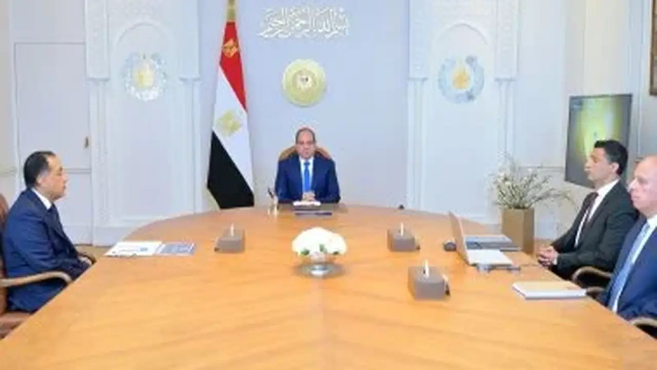 السيسي يؤكد على أهمية توطين الصناعات المغذية للصناعات الثقيلة