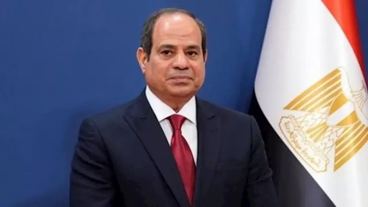 الرئيس السيسي يصل الدوحة لتقديم العزاء في وفاة أمير قطر السابق الشيخ حمد بن خليفة آل ثاني