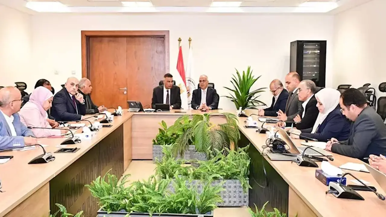 تشكيل لجنة لدراسة أوضاع الكافتيريات والمنشآت الشاطئية في دهب