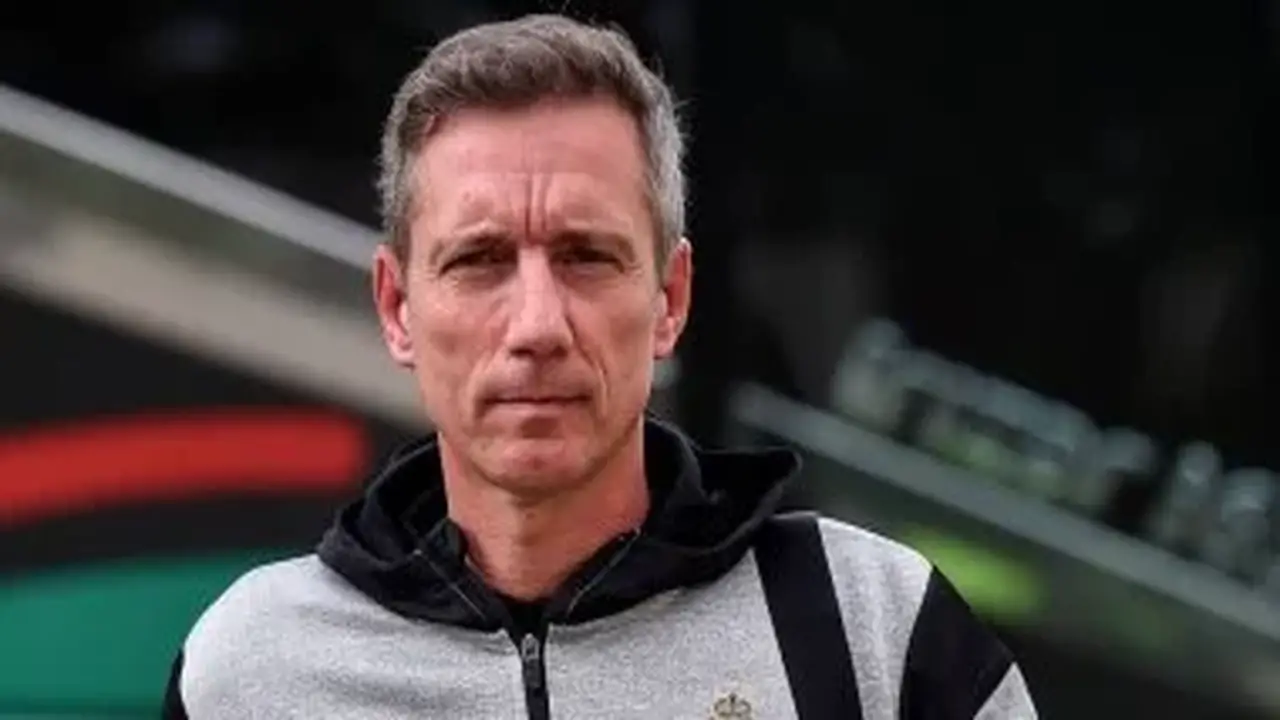 الزمالك ينتظر رد سانتوس لتولي تدريب الفريق بعد انتهاء الدوري المغربي