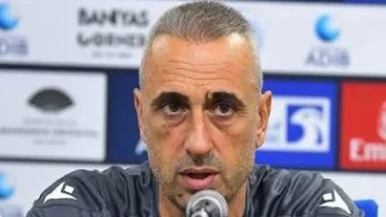 الزمالك يعزز مفاوضاته مع إيفايلو بيتيف لتدريب الفريق.. وعبد السلام أودو يدرس العرض