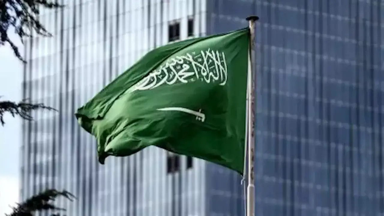السعودية تطلق المرحلة التجريبية لخدمة “تأشيرة الباقات السياحية” لتسهيل زيارة الزوار