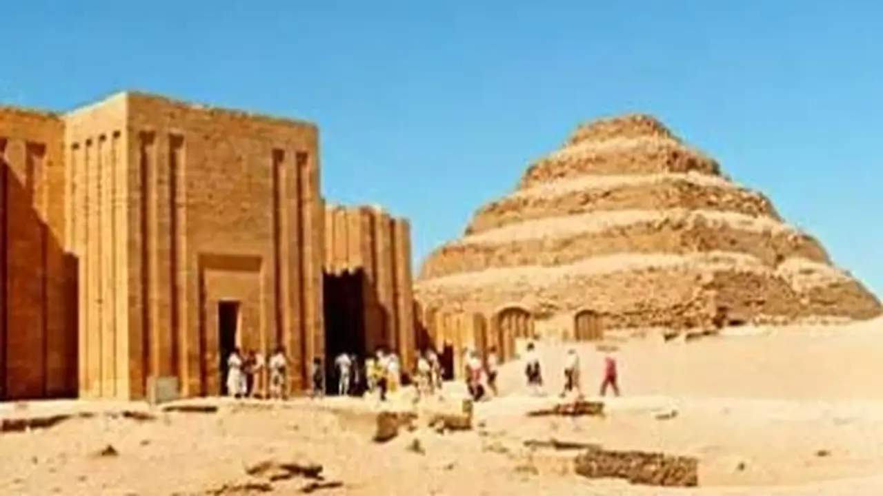 إطلاق مشروع لتطوير الخدمات السياحية في منطقة آثار سقارة