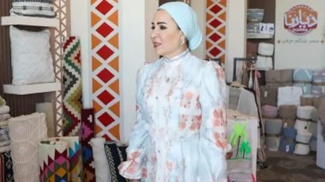 السيدة انتصار السيسي تستقبل قرينة رئيس الجبل الأسود في جولة بمعرض ديارنا بالعلمين