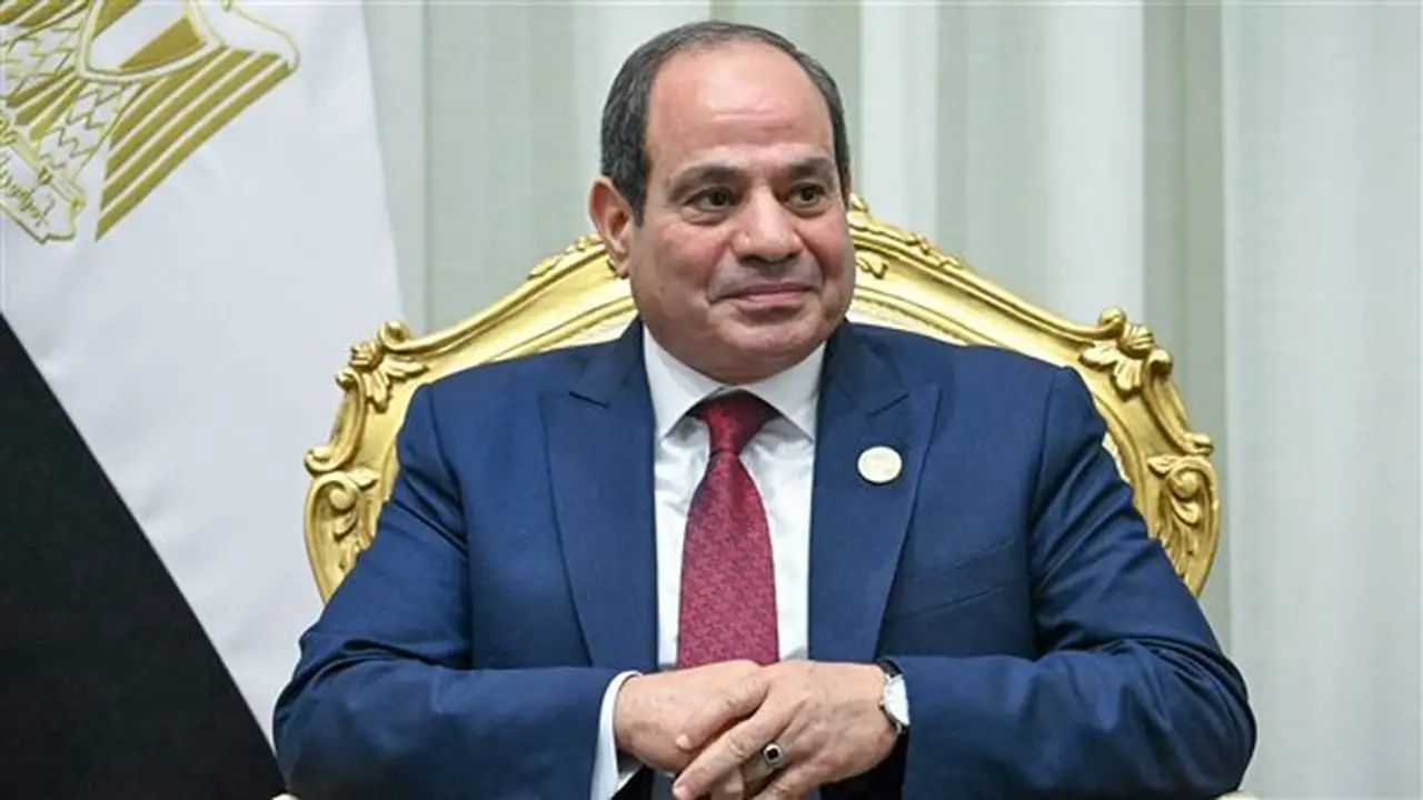 السيسي يقدم تعازيه لدولة قطر في وفاة الشيخ حمد بن خليفة