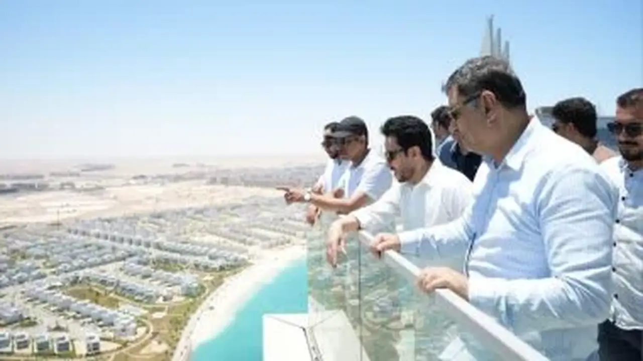 العلمين الجديدة تستقبل وفدًا من وزارة البلديات والإسكان السعودية لتعزيز التعاون والاستثمار