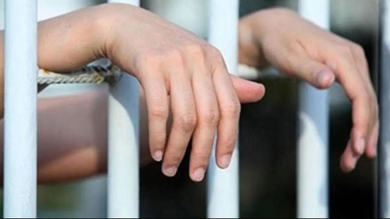 القبض على سائق عربة كارو لتجاوزه الاتجاه والتعدي على مواطن
