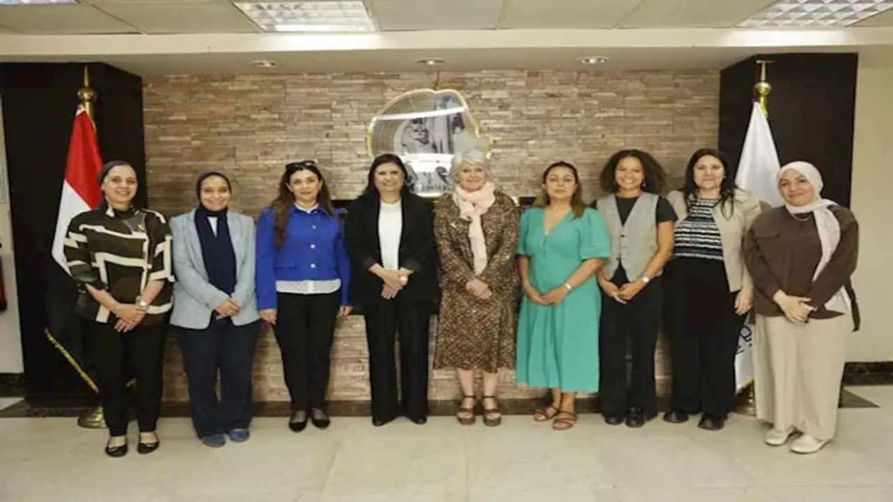 المجلس القومي للمرأة يستقبل السفيرة الفرنسية لبحث دعم وتمكين المرأة
