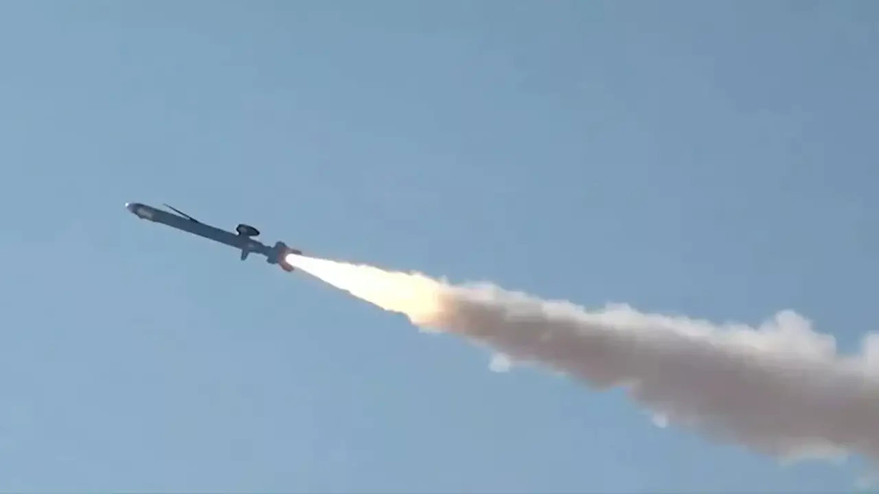 الكويت: الدفاعات الجوية تتصدى لهجمات صاروخية وطائرات مسيرة معادية