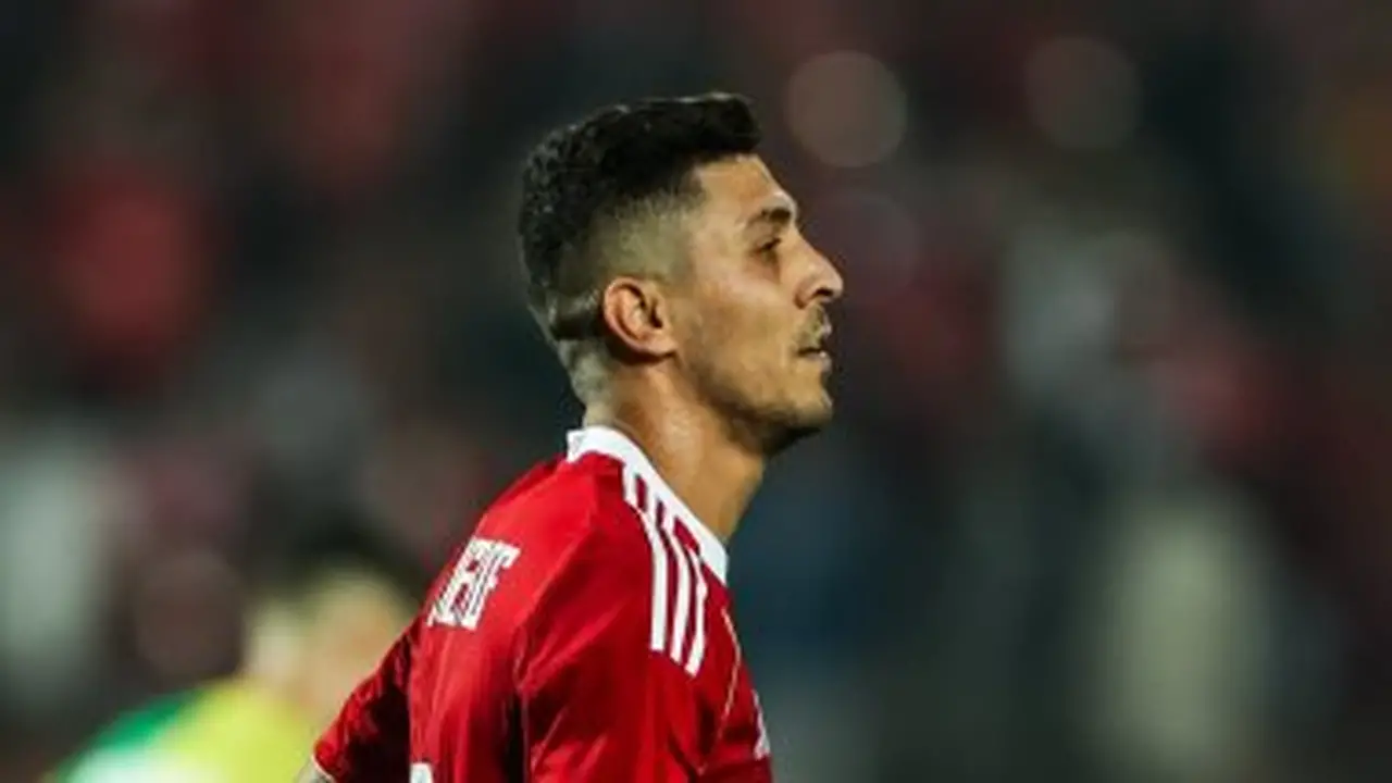 المصري البورسعيدي يقترب من ضم شريف وشكري من الأهلي بعد الحصول على توقيعهما
