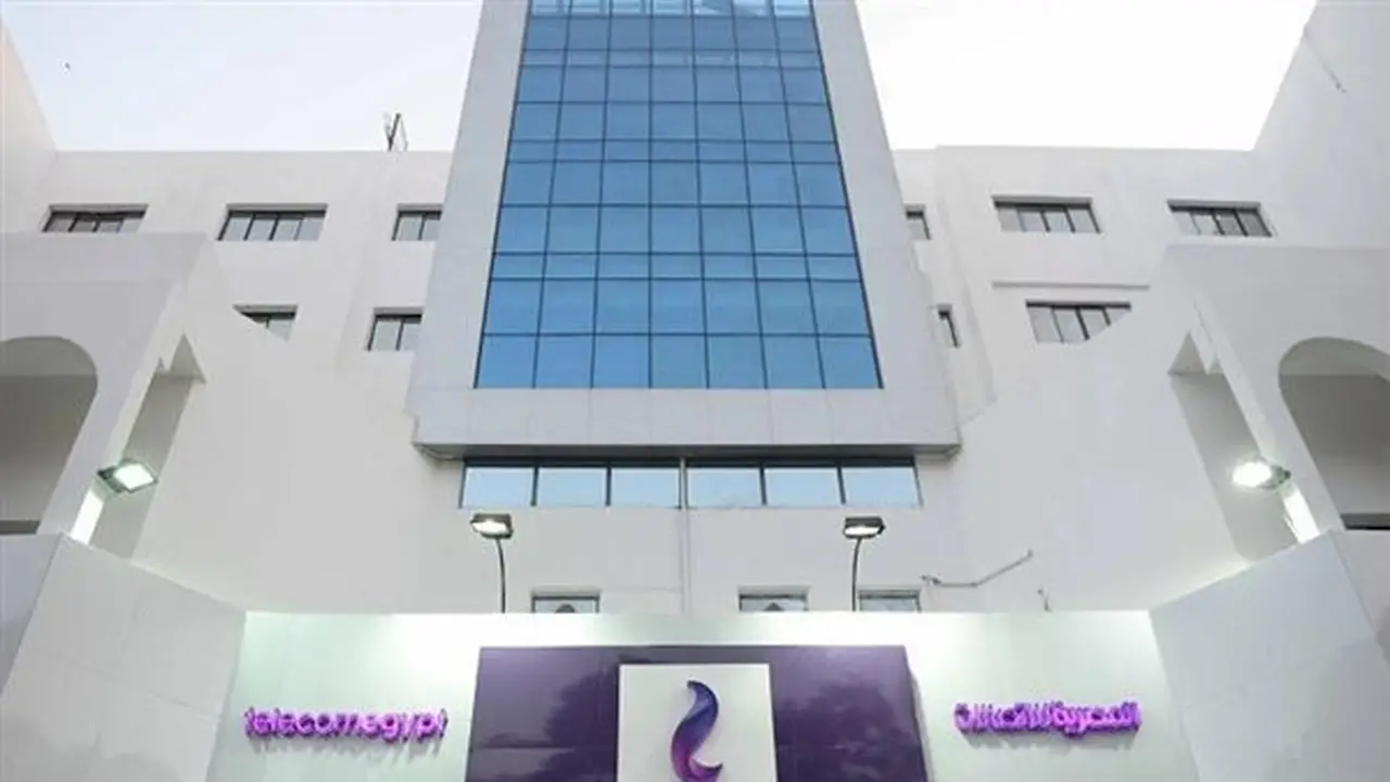 المصرية للاتصالات: الكهرباء السبب وراء أزمة الإنترنت في المنوات