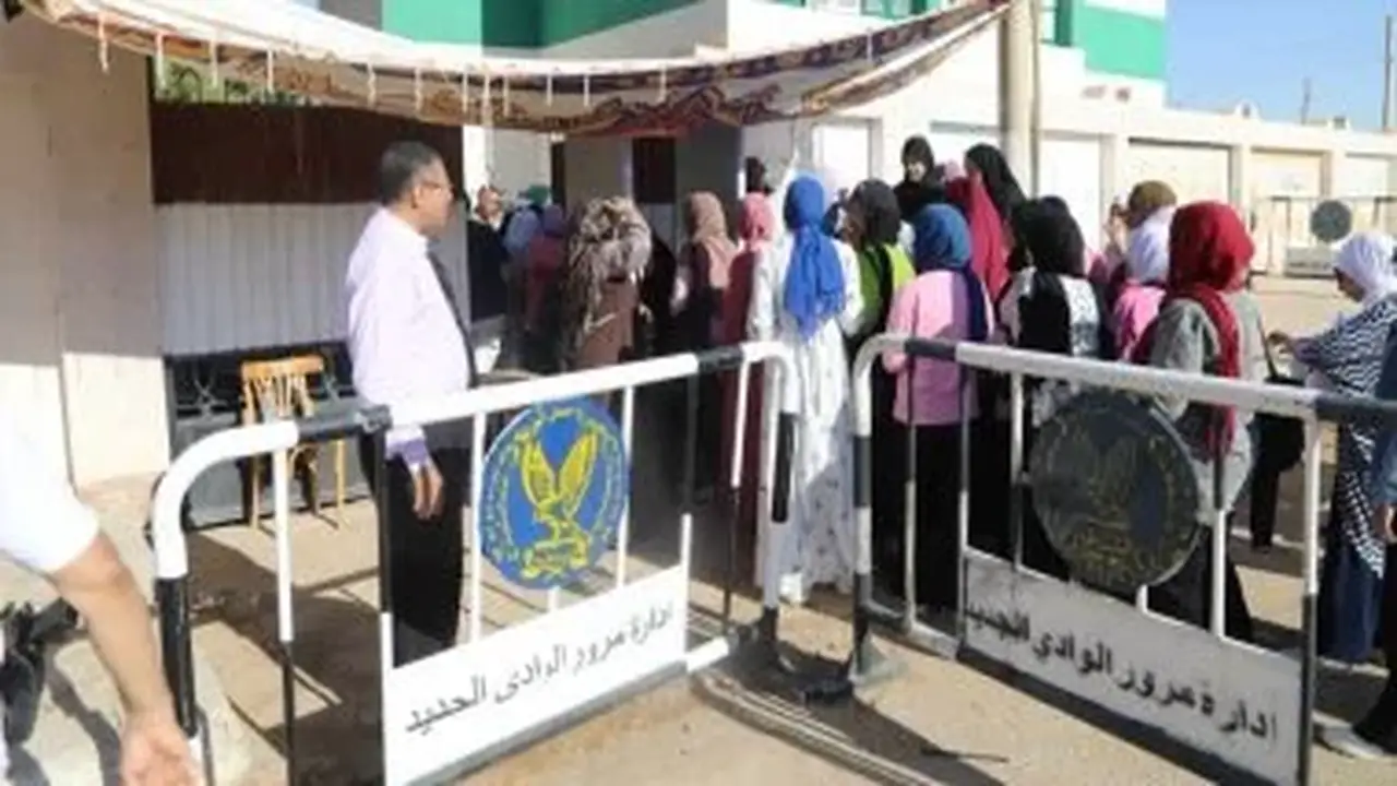 تشديدات في لجان الثانوية العامة بالجيزة: منع الهواتف قبل آخر امتحان