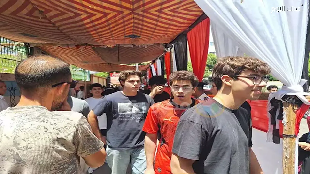 طلاب الثانوية العامة يؤدون امتحاني الكيمياء والجغرافيا اليوم