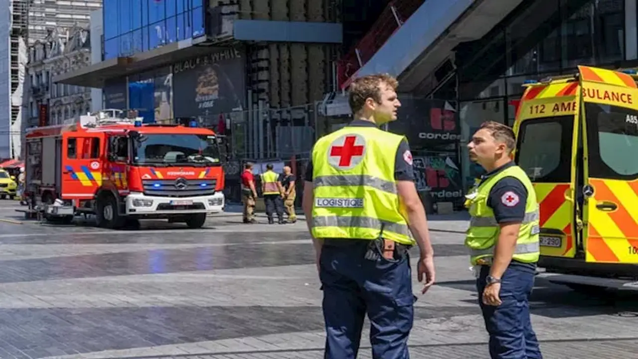 انتشال 5 جثث جراء حريق في مبنى “أوكسي” ببروكسل – صور
