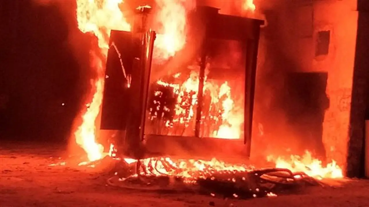 صور: حريق ضخم في برج سكني بشارع العشرين في فيصل