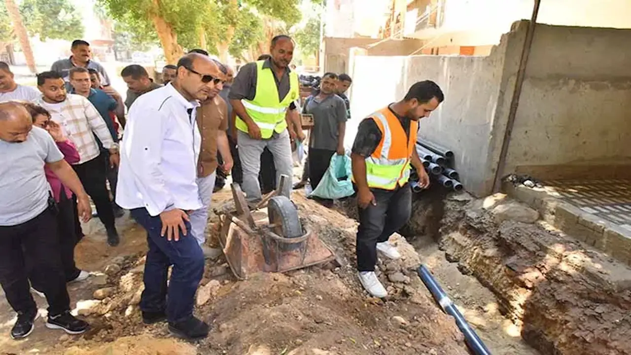محافظ أسيوط يتفقد مشروع خط مياه جديد لإنهاء معاناة أهالي العقال القبلي