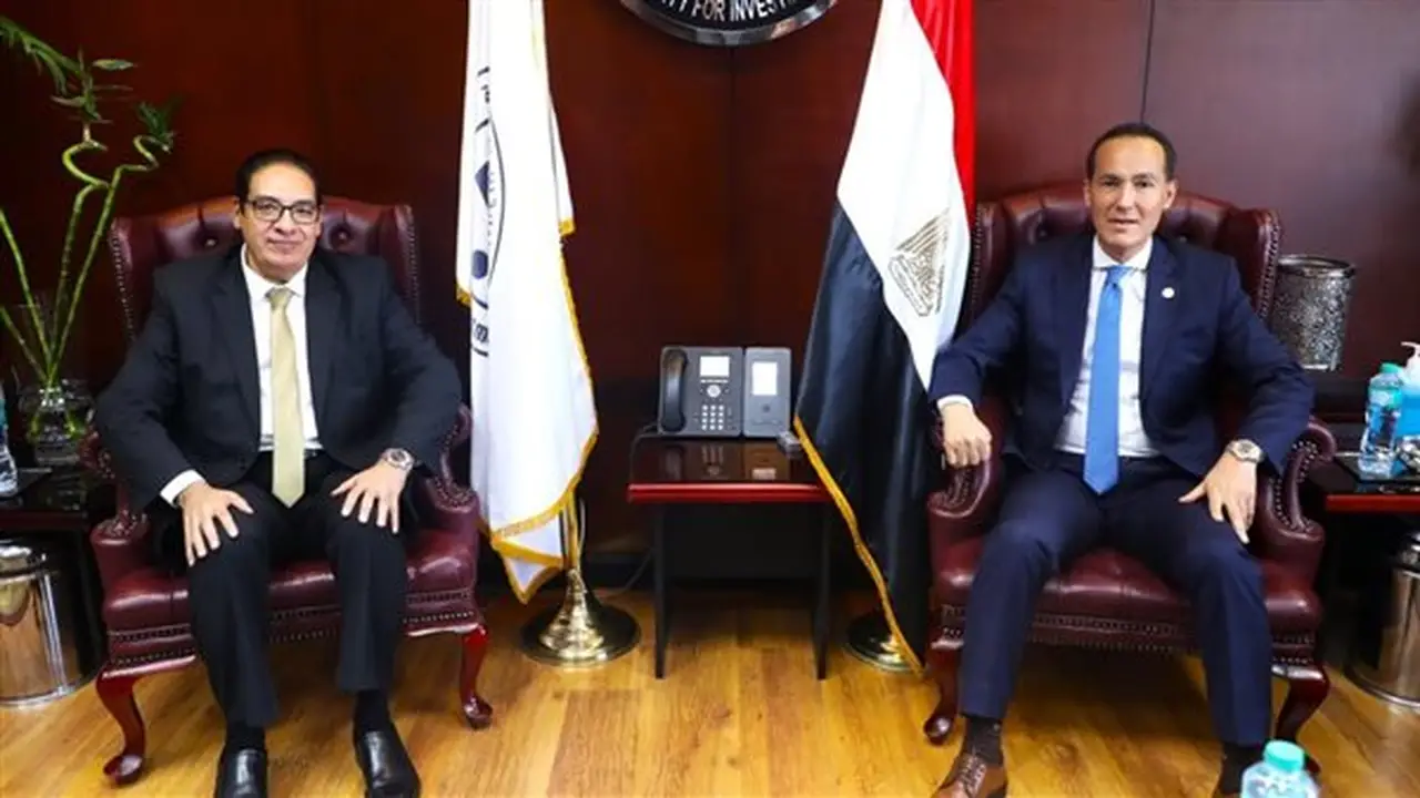 بحث سبل دعم التحول الرقمي وتعزيز الفرص الاستثمارية في جامعة القاهرة بـ6 أكتوبر