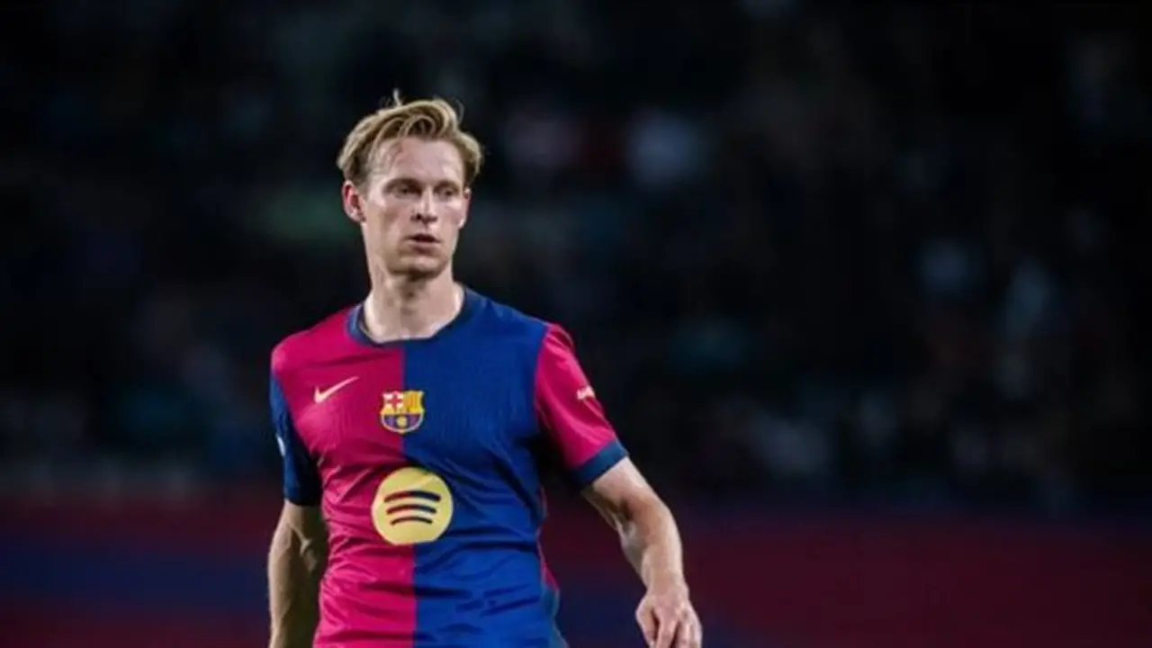 برشلونة يعلن تفاصيل إصابة دي يونج ومدى غيابه عن الملاعب