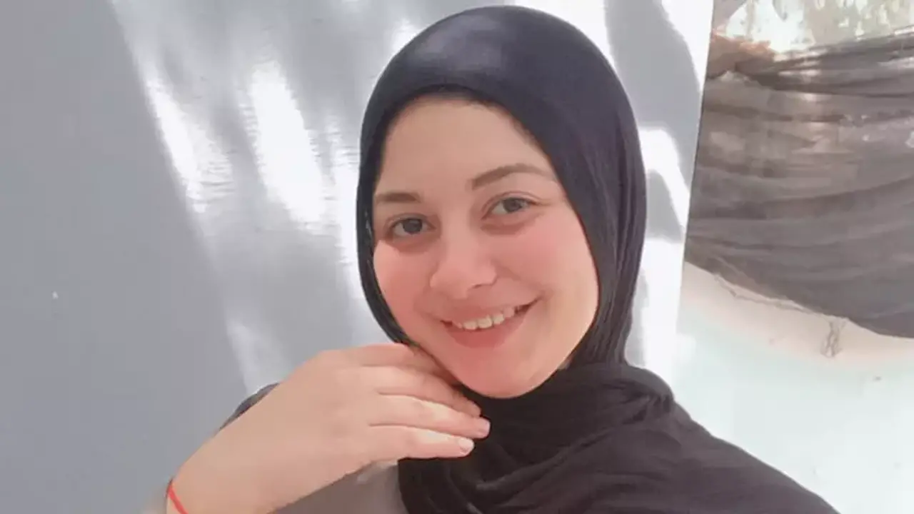 طالبة من الباجور تحكي لرئيس الوزراء عن كفاحها في التوفيق بين الدراسة والعمل