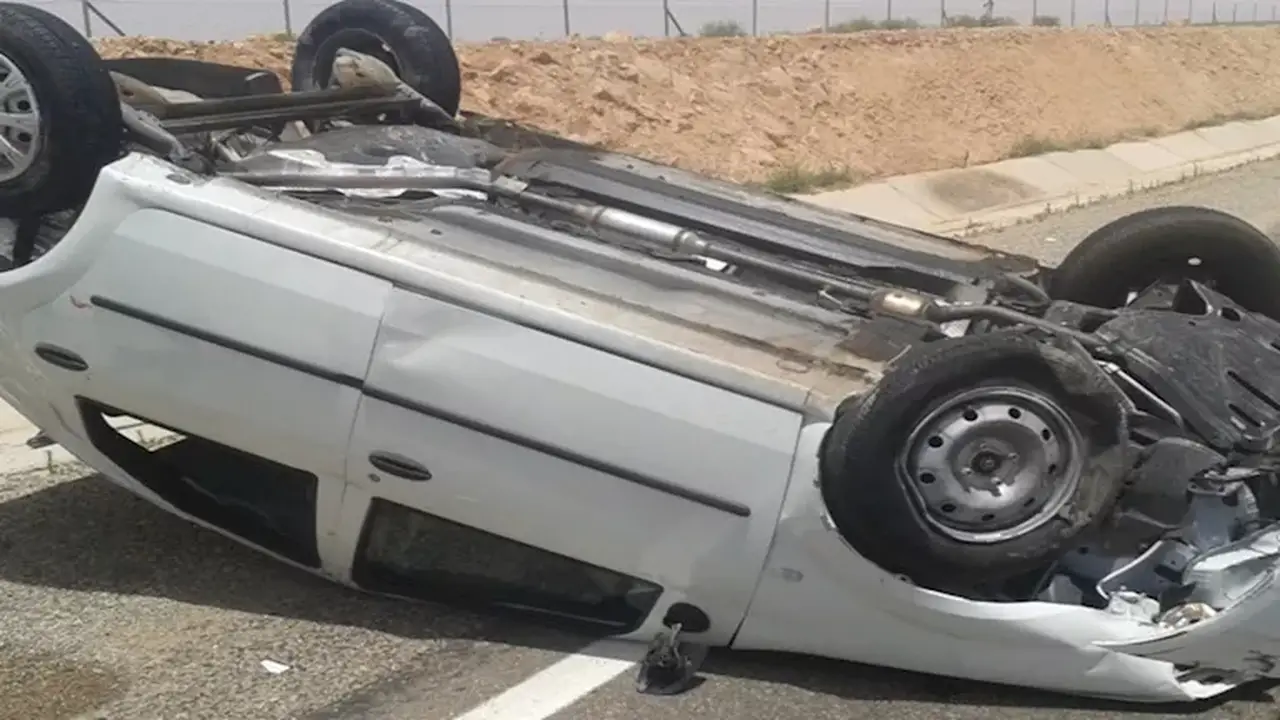 انقلاب سيارة على الطريق الصحراوي في المنيا يُسفر عن 6 مصابين