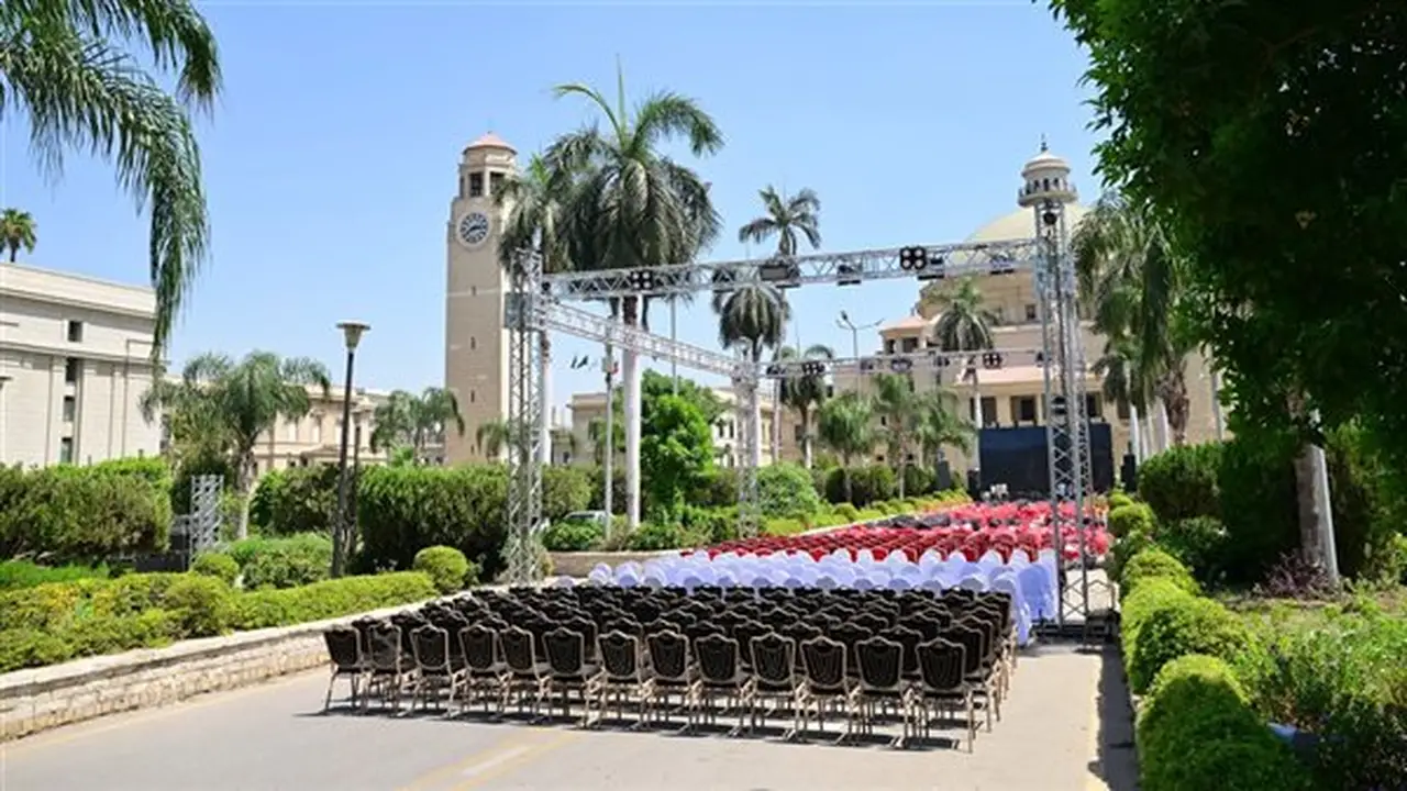 جامعة القاهرة تهيئ أجواء جماهيرية لمؤازرة المنتخب المصري في كأس العالم (صور)